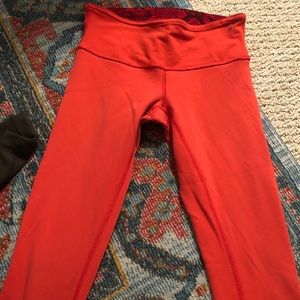 Lululemon Orange/pink reversible wunder under crop